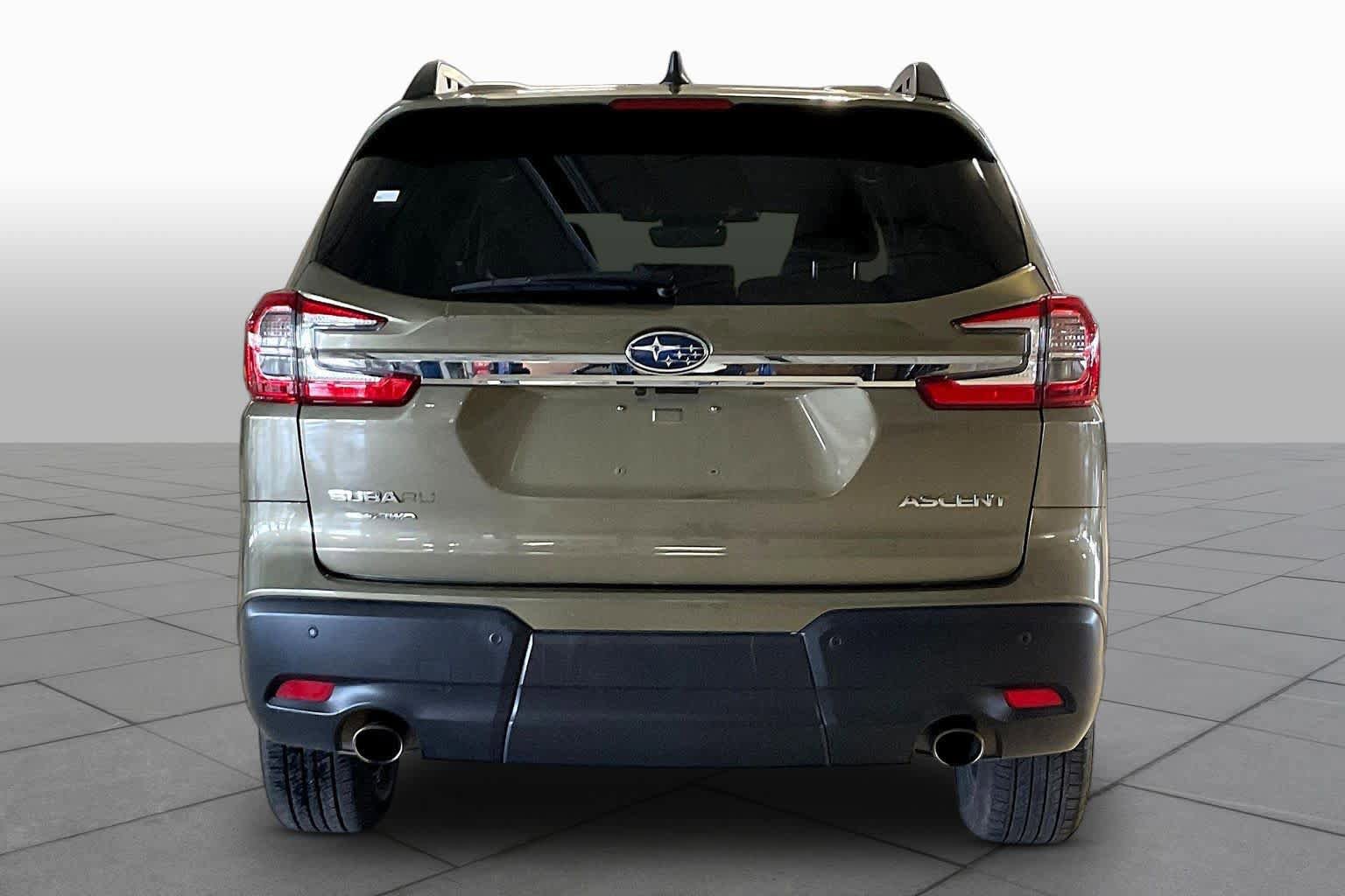 Used 2023 Subaru Ascent Premium w/ Convenience Package AWD/4WD image 4
