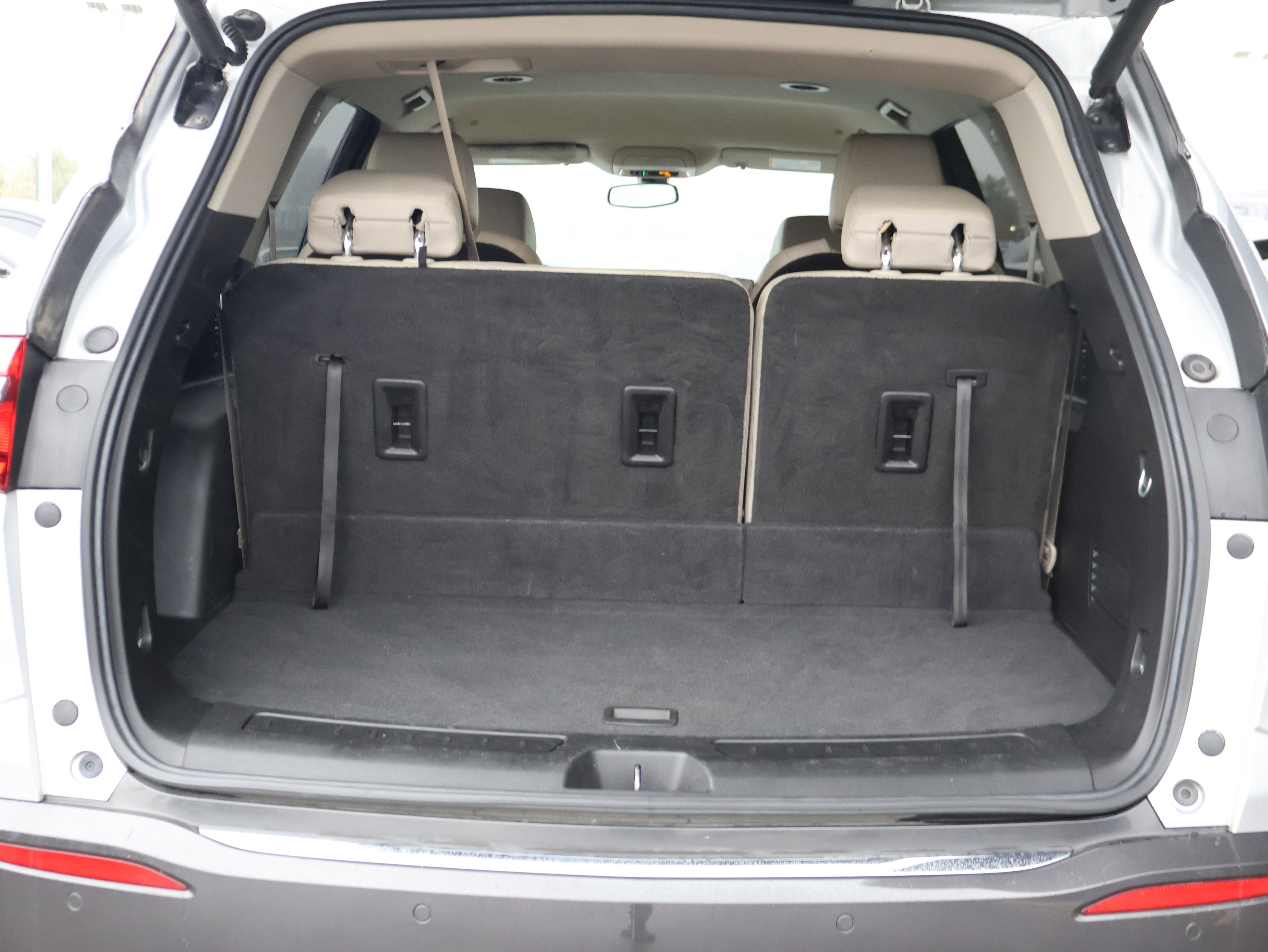 Used 2020 Buick Enclave Essence image 16