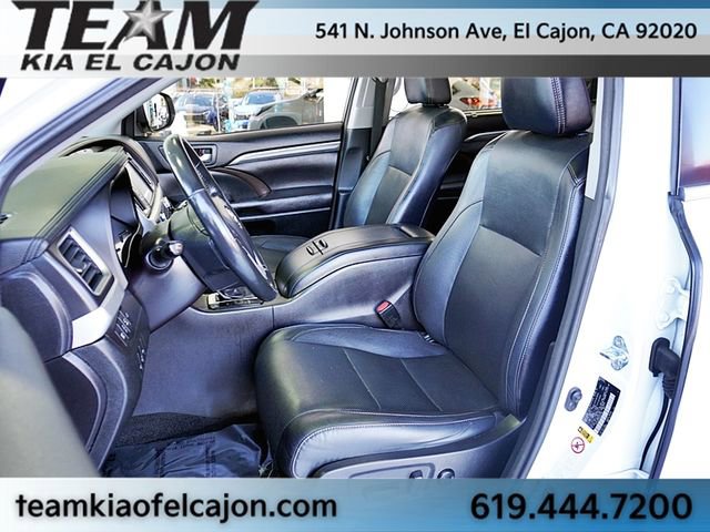 Used 2017 Toyota Highlander Limited Platinum image 15