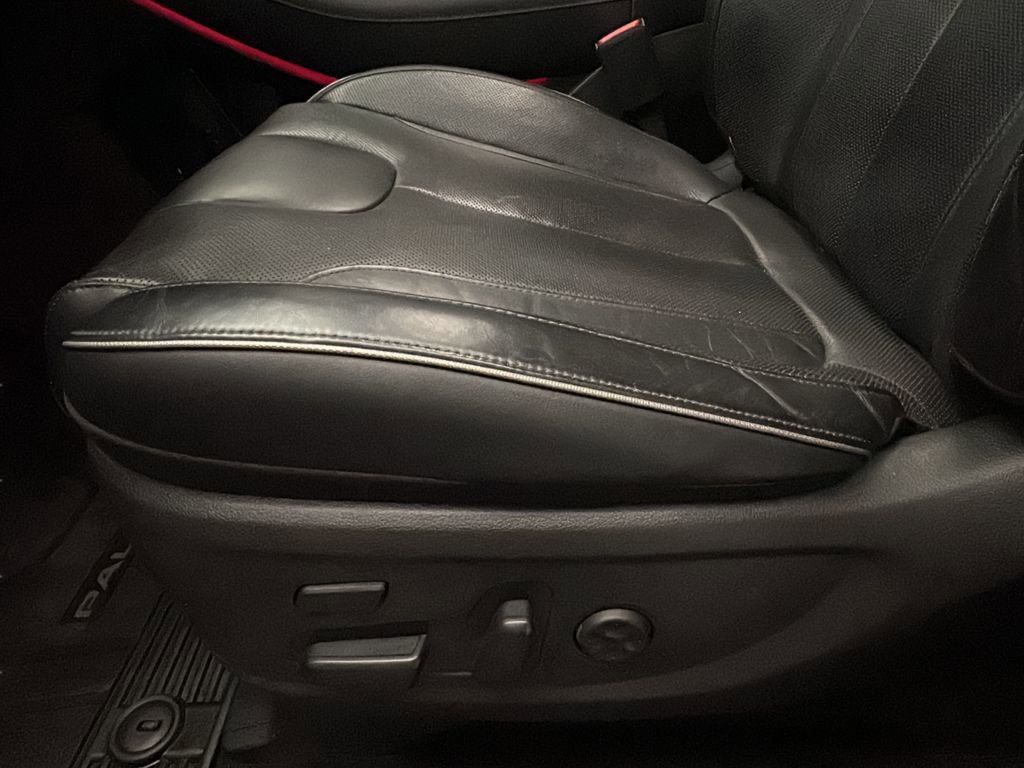 Used 2021 Hyundai Palisade Limited w/ Winter Package image 10