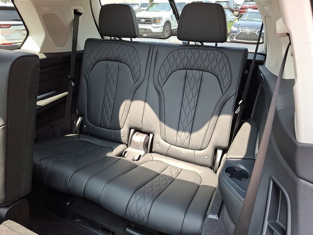 Used 2026 BMW X7 xDrive40i AWD/4WD image 10