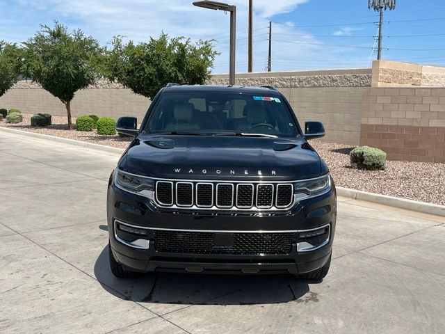 Used 2025 Jeep Wagoneer 4WD image 2