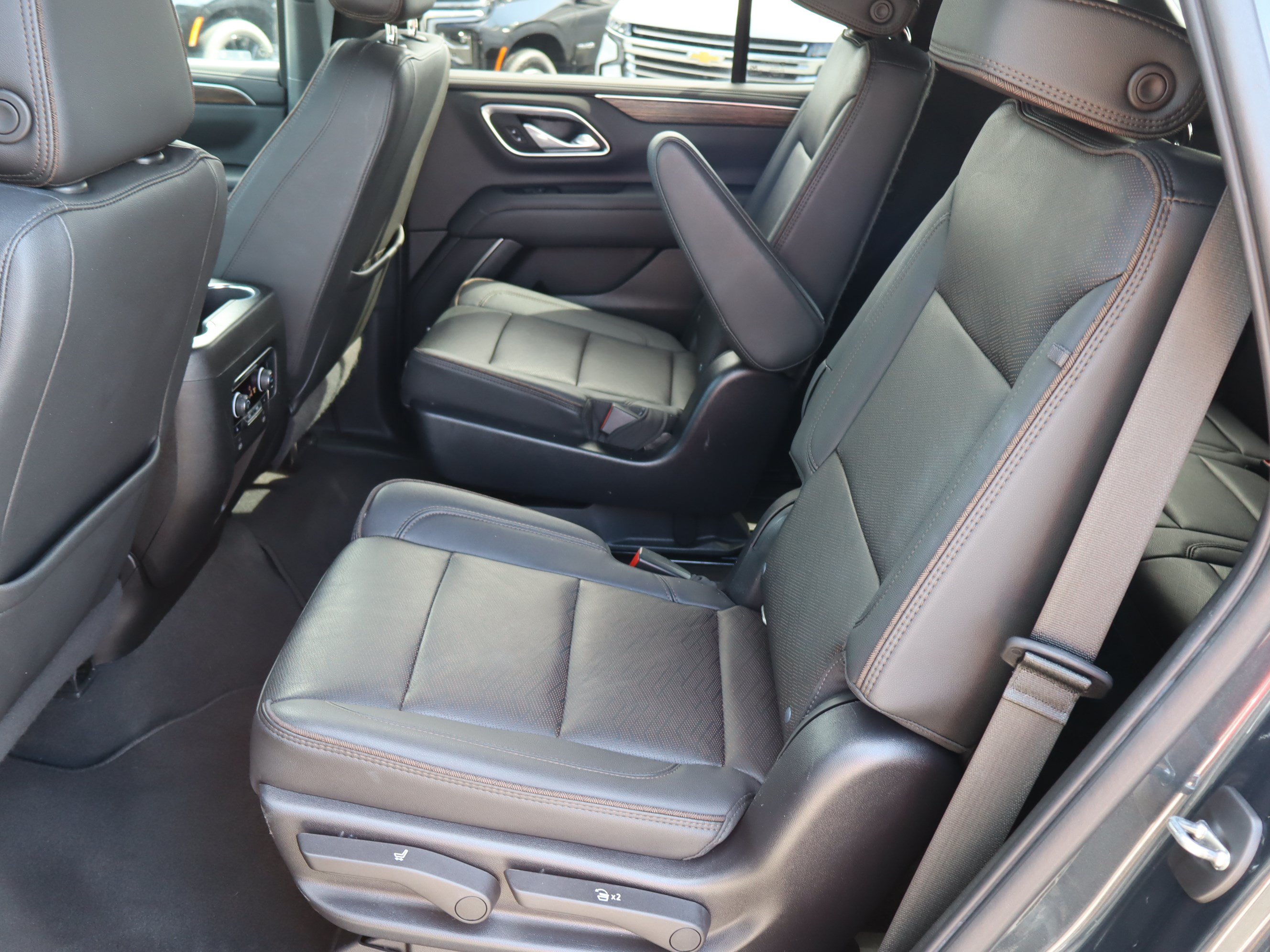 Used 2022 Chevrolet Tahoe High Country AWD/4WD image 33