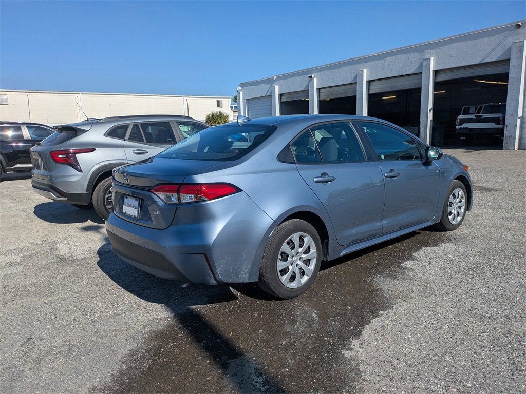 Used 2024 Toyota Corolla LE image 3