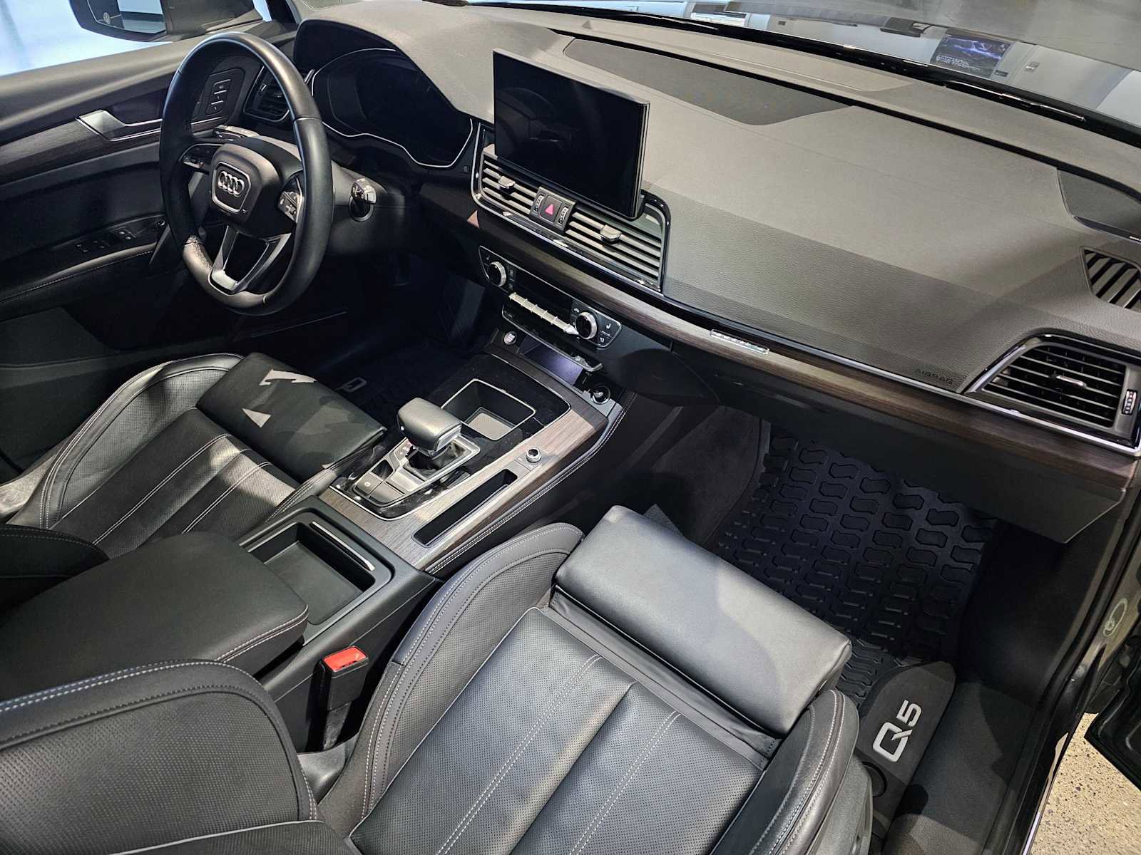 Used 2022 Audi Q5 e Premium Plus w/ Premium Plus Package image 11