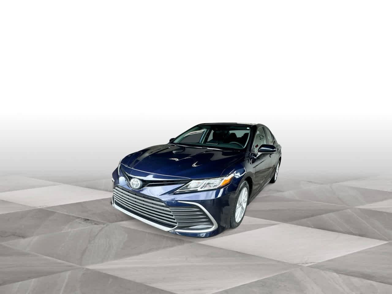 Used 2021 Toyota Camry LE FWD image 4