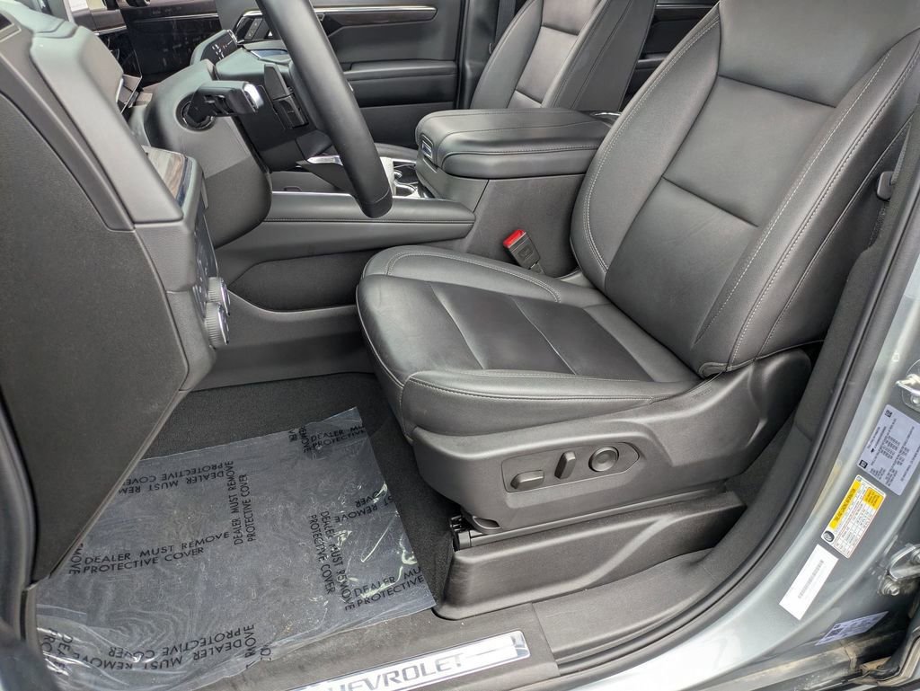 Used 2025 Chevrolet Tahoe LT AWD/4WD image 15