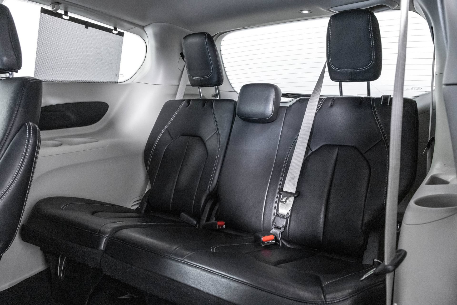 Used 2022 Chrysler Pacifica Touring-L FWD image 35