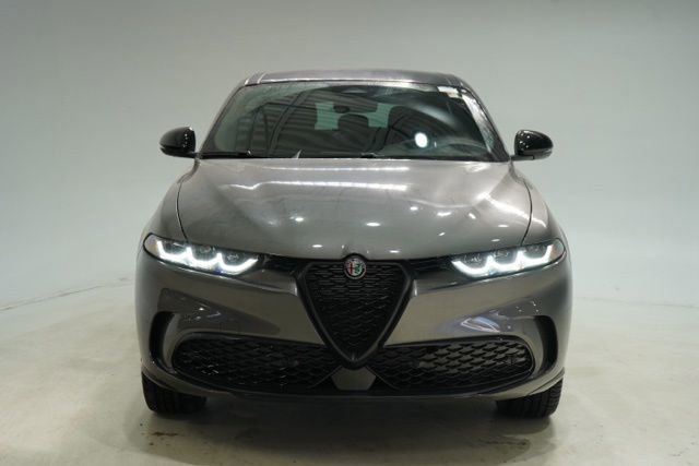New 2025 Alfa Romeo Tonale w/ Premium Package image 2