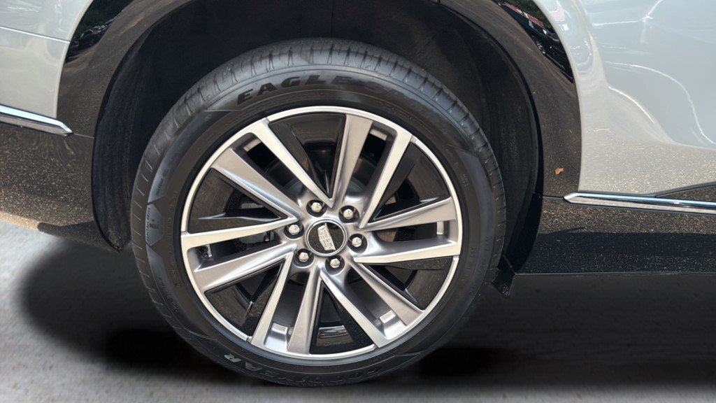 Certified 2026 Cadillac Vistiq Sport w/ LPO, Floor Liner Package AWD/4WD image 15