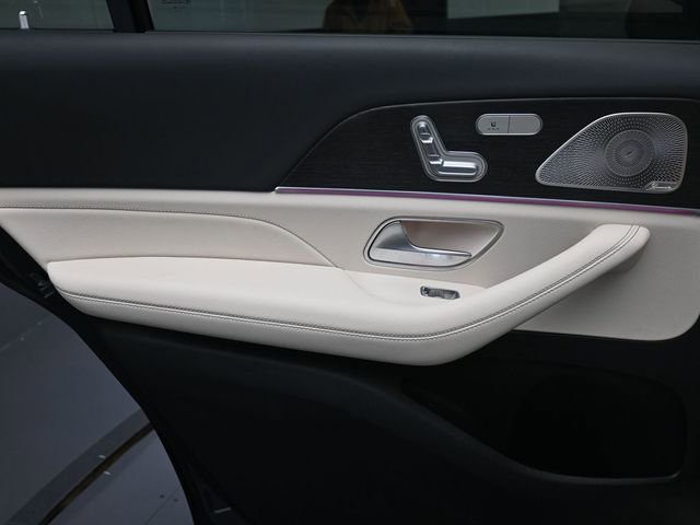 Used 2025 Mercedes-Benz GLS 450 4MATIC image 23