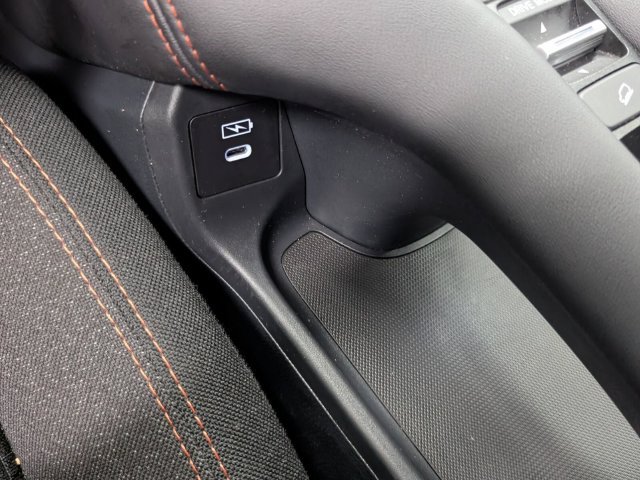 Certified 2025 Honda HR-V Sport image 27