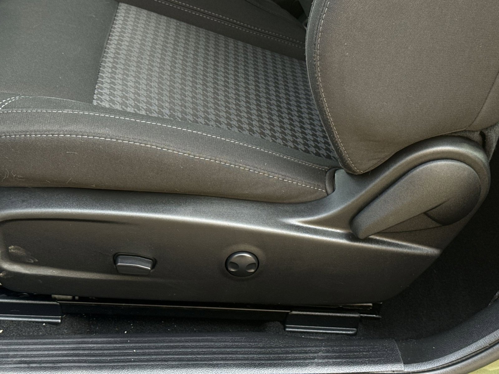 Used 2023 Dodge Challenger SXT w/ Cold Weather Group image 14