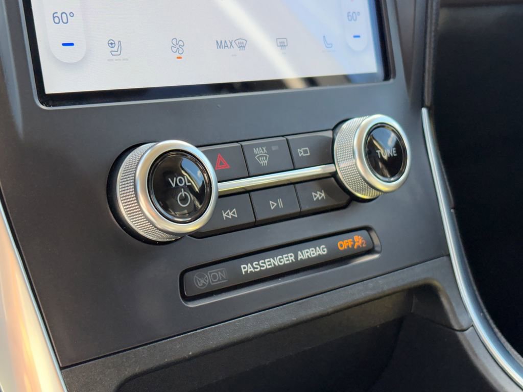 Used 2023 Ford Edge Titanium AWD/4WD image 19