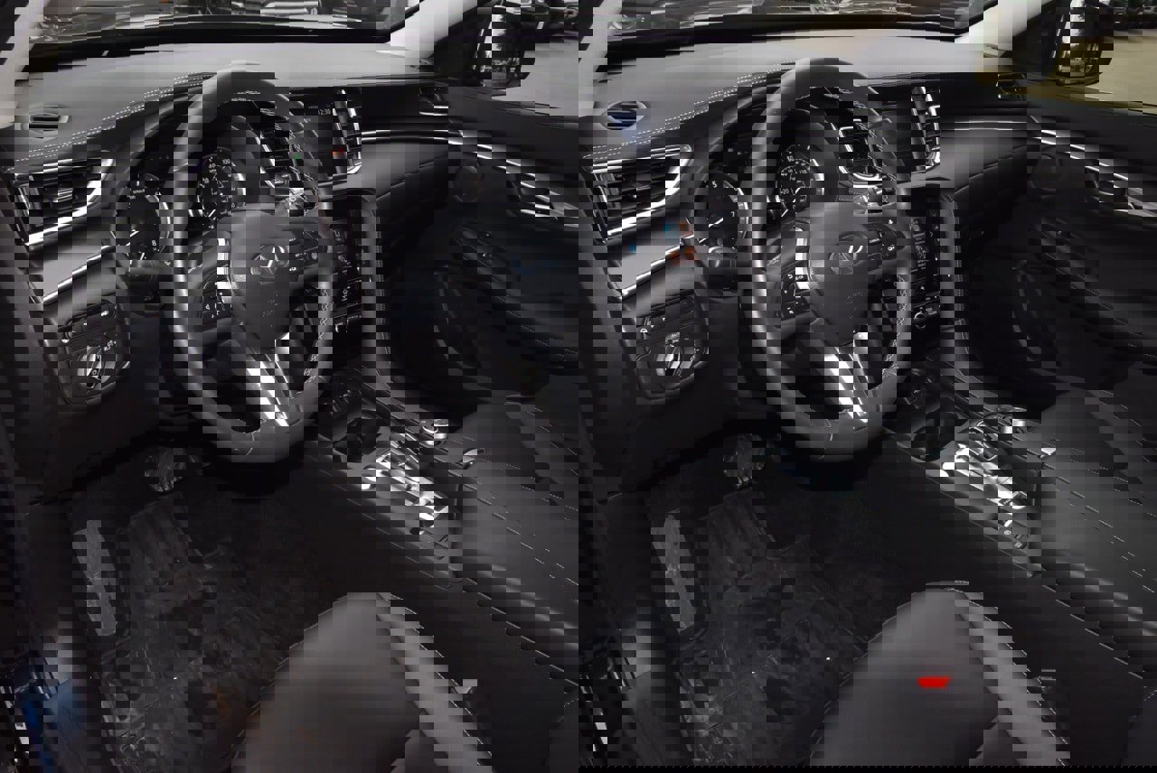 Used 2024 INFINITI QX50 Pure image 32