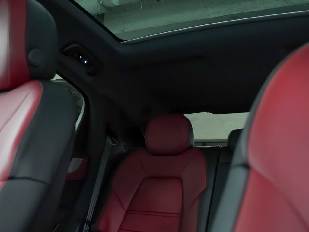 Certified 2026 Porsche Cayenne E-Hybrid Coupe AWD/4WD image 33