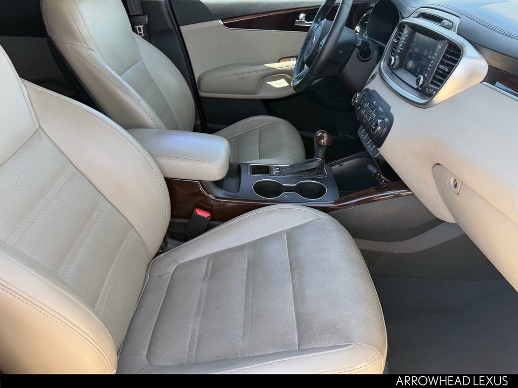 Used 2017 Kia Sorento EX image 12