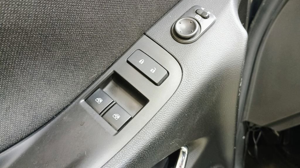 Used 2014 Chevrolet Camaro LT image 15