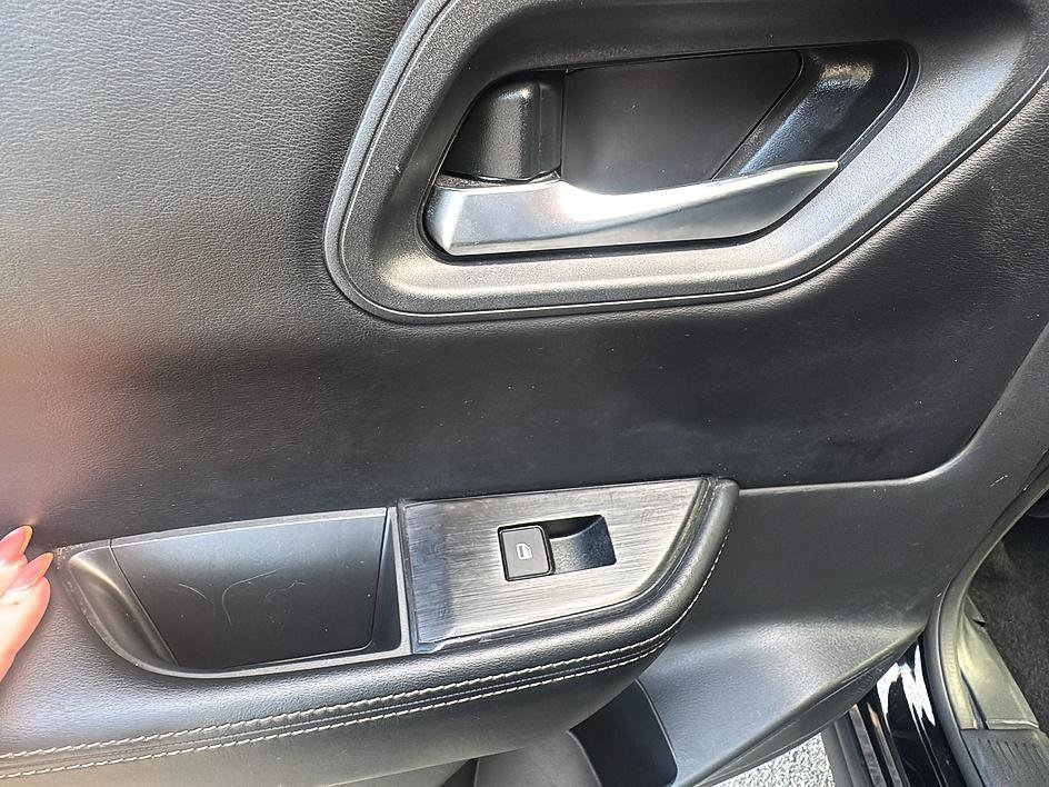 Certified 2025 Nissan Rogue SV AWD/4WD image 19