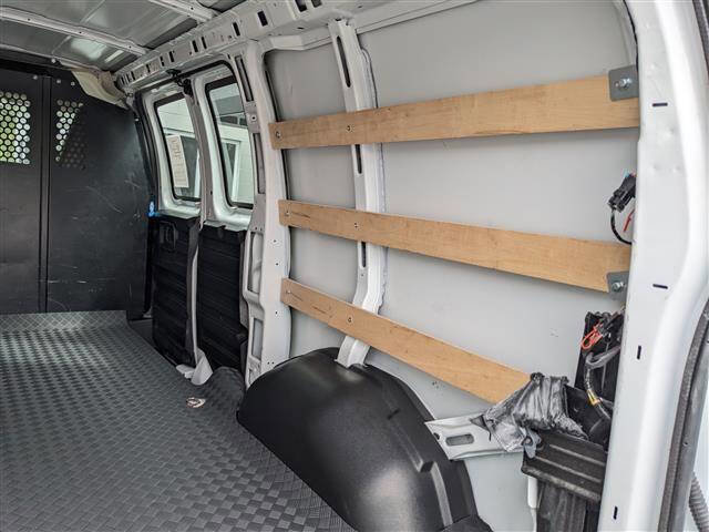 Used 2024 GMC Savana 2500 w/ Driver Convenience Package image 14