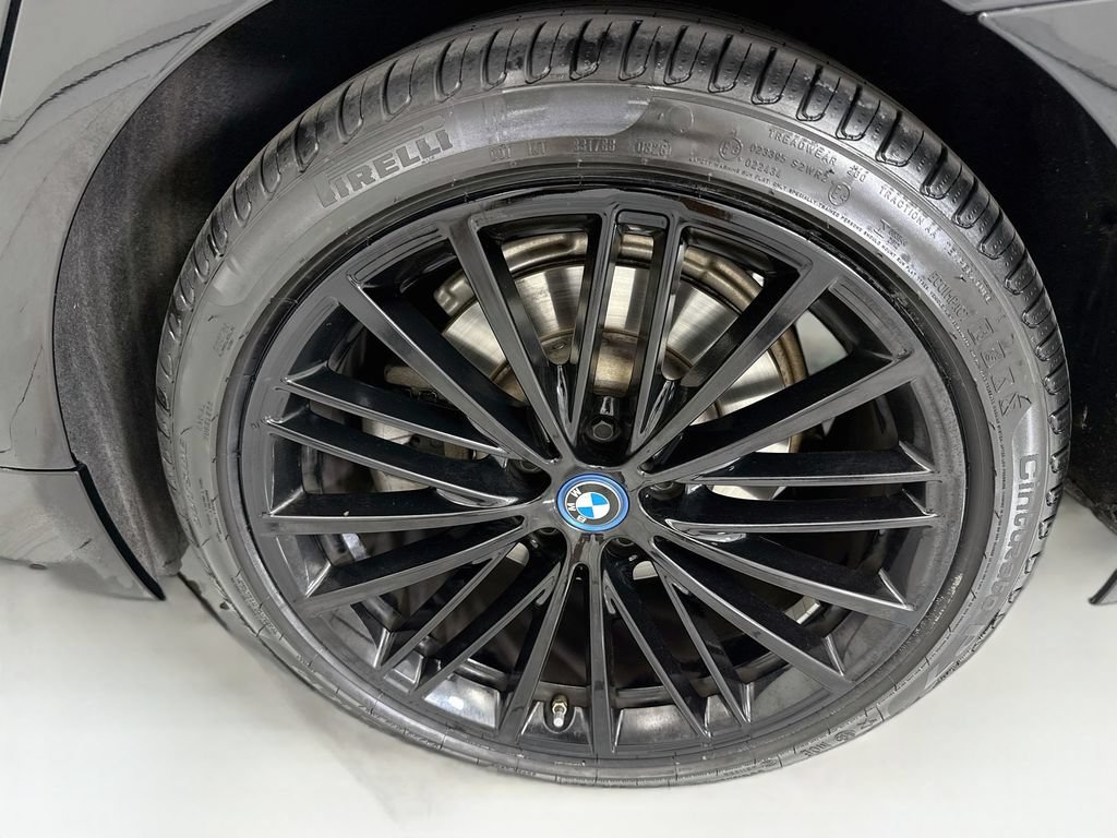 Used 2018 BMW 530e RWD image 30