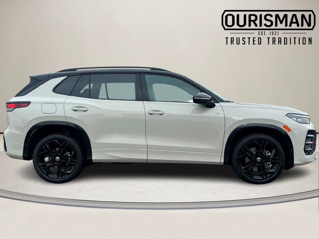 New 2026 Volkswagen Tiguan SE R-Line image 2