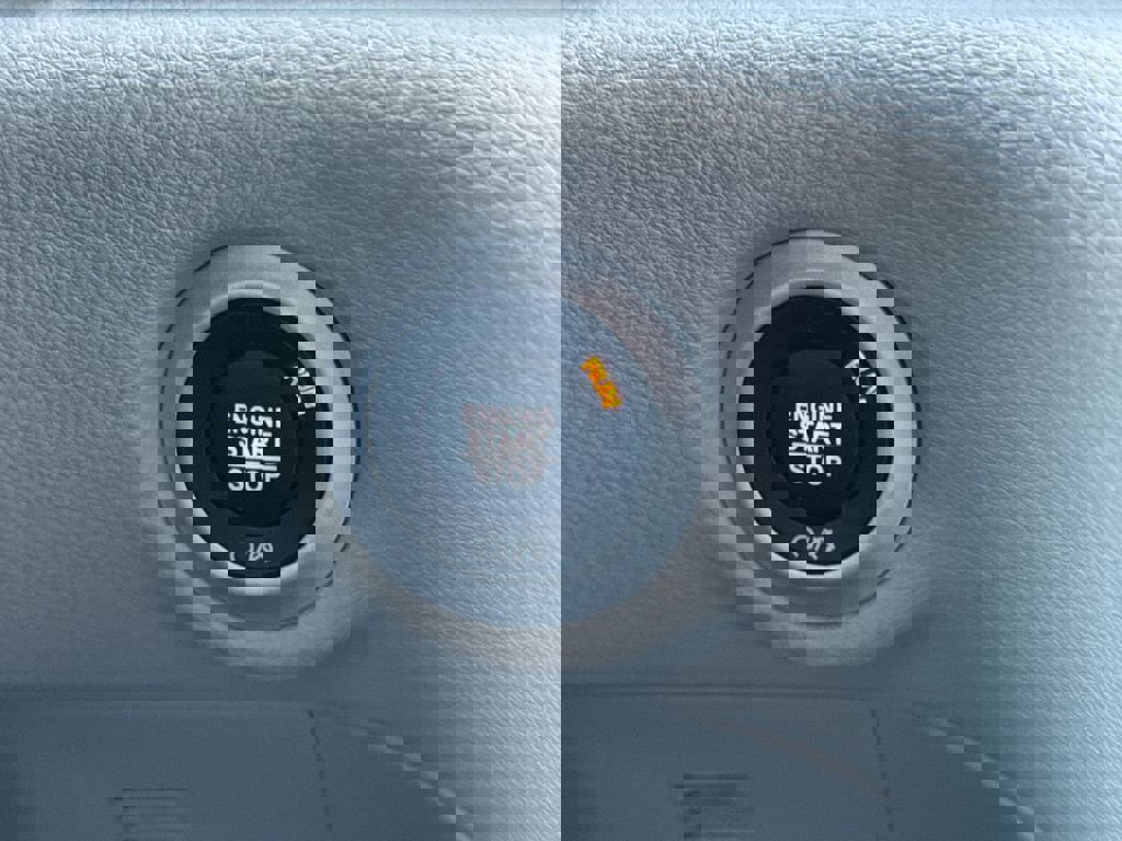 Used 2024 Chrysler Pacifica Limited image 17