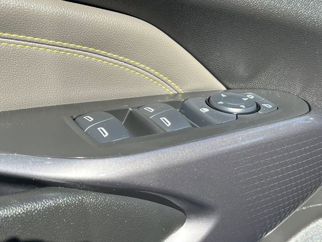 Used 2025 Chevrolet Trax ACTIV w/ Sunroof Package FWD image 17