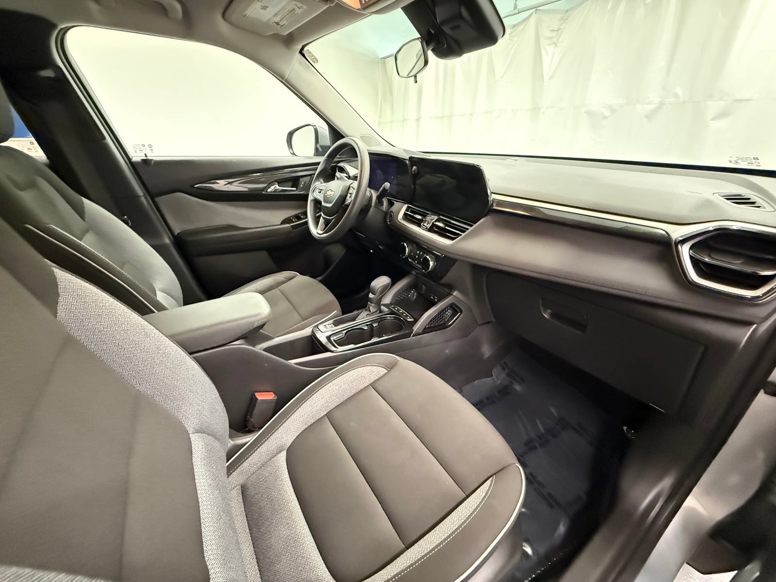 Used 2024 Chevrolet TrailBlazer LT AWD/4WD image 8