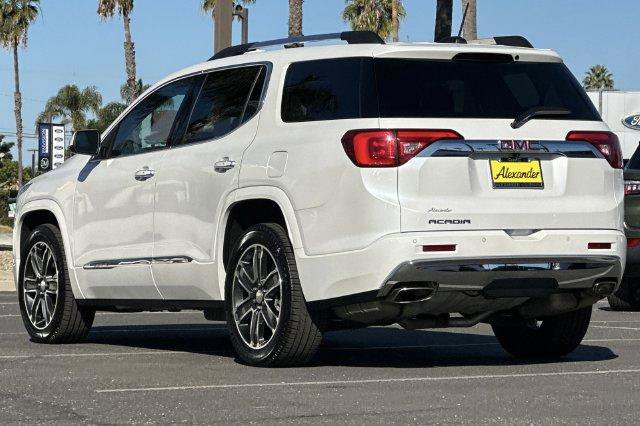 Used 2018 GMC Acadia Denali w/ Technology Package FWD image 6