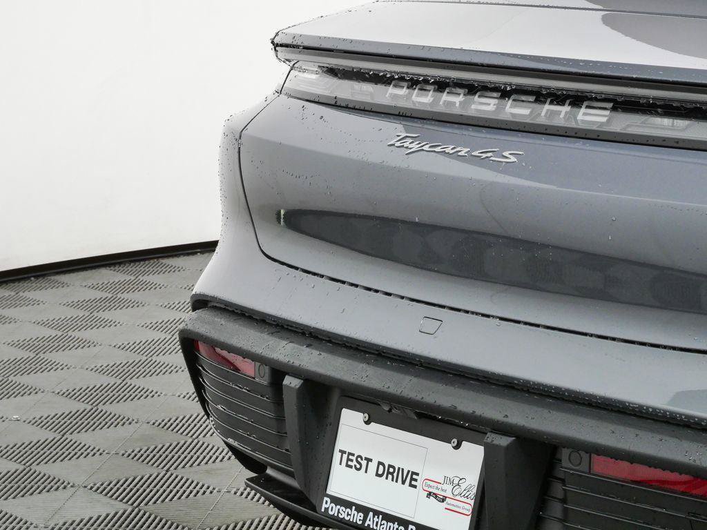 New 2026 Porsche Taycan 4S AWD/4WD image 32