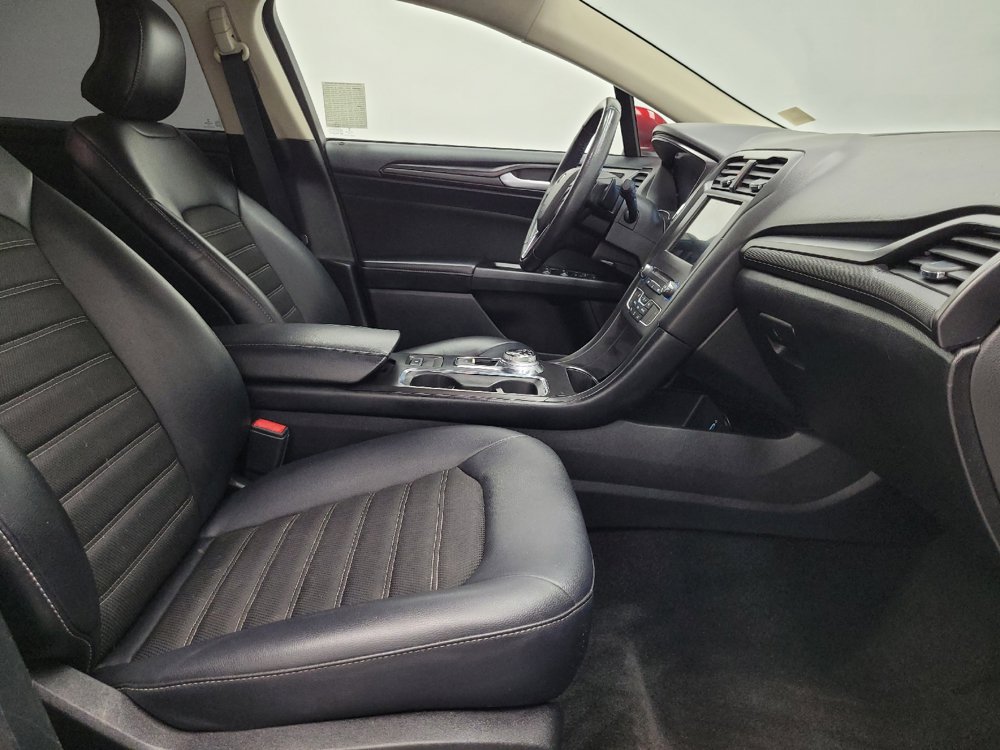 Used 2018 Ford Fusion SE w/ Equipment Group 201A FWD image 21