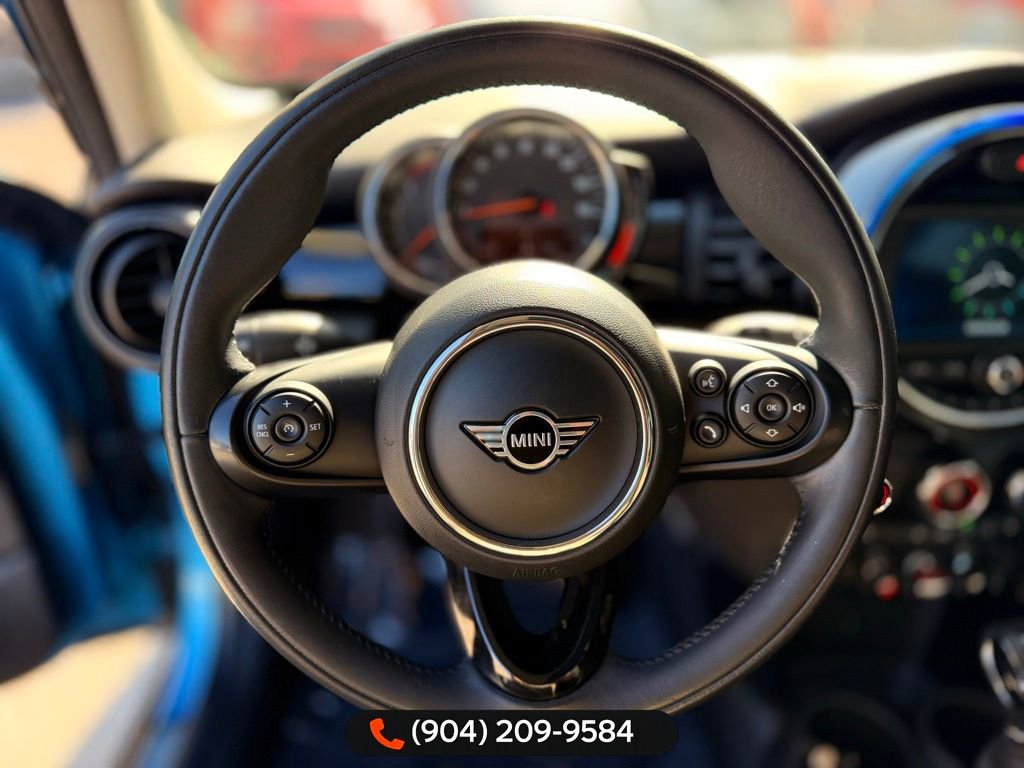 Used 2019 MINI Cooper 4-Door Hardtop image 17