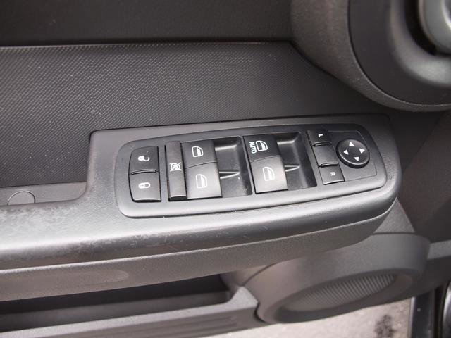 Used 2011 Dodge Nitro Heat w/ Popular Equipment Group image 8