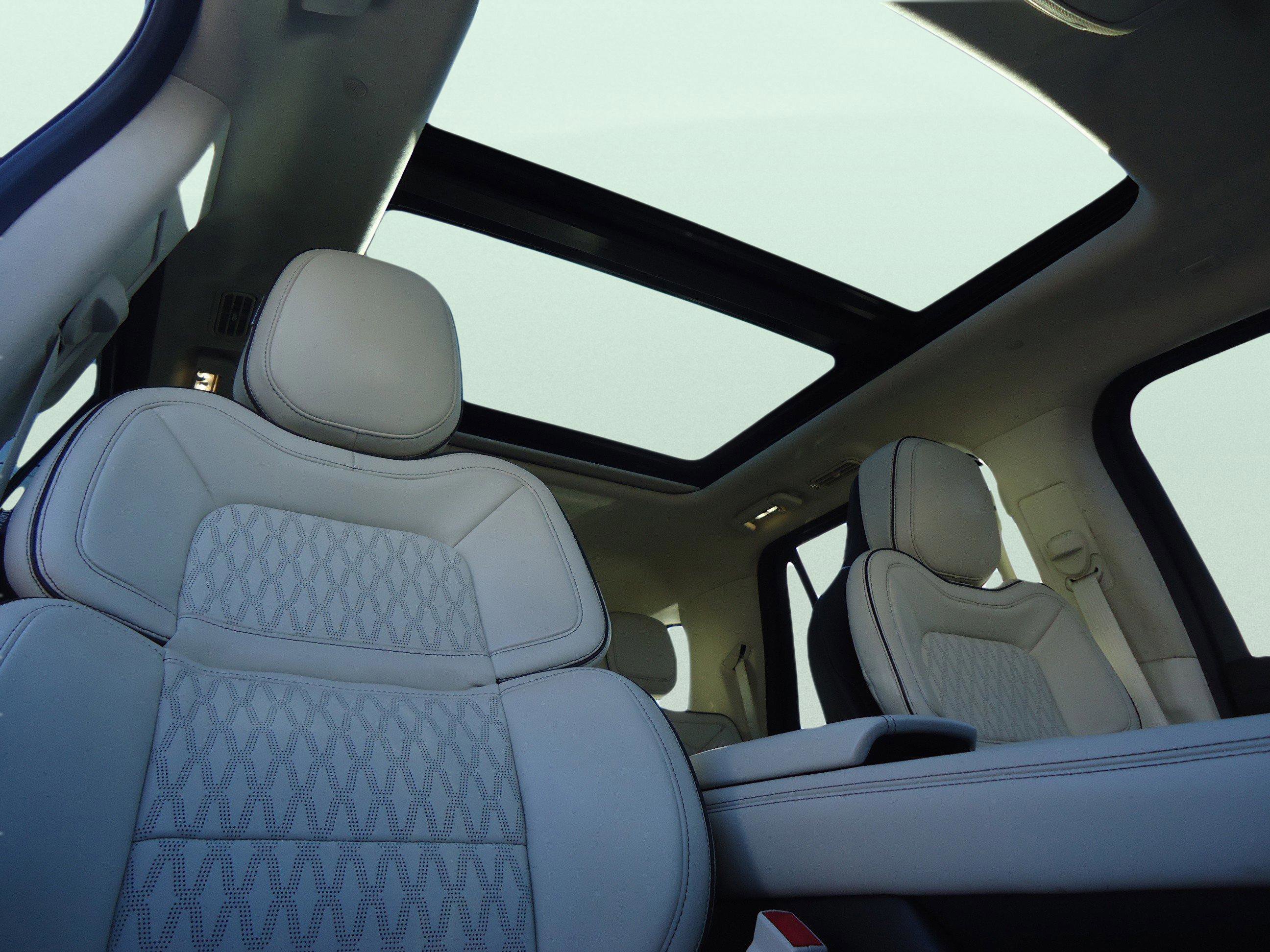 Used 2020 Lincoln Navigator Black Label w/ Cargo Convenience Package AWD/4WD image 33