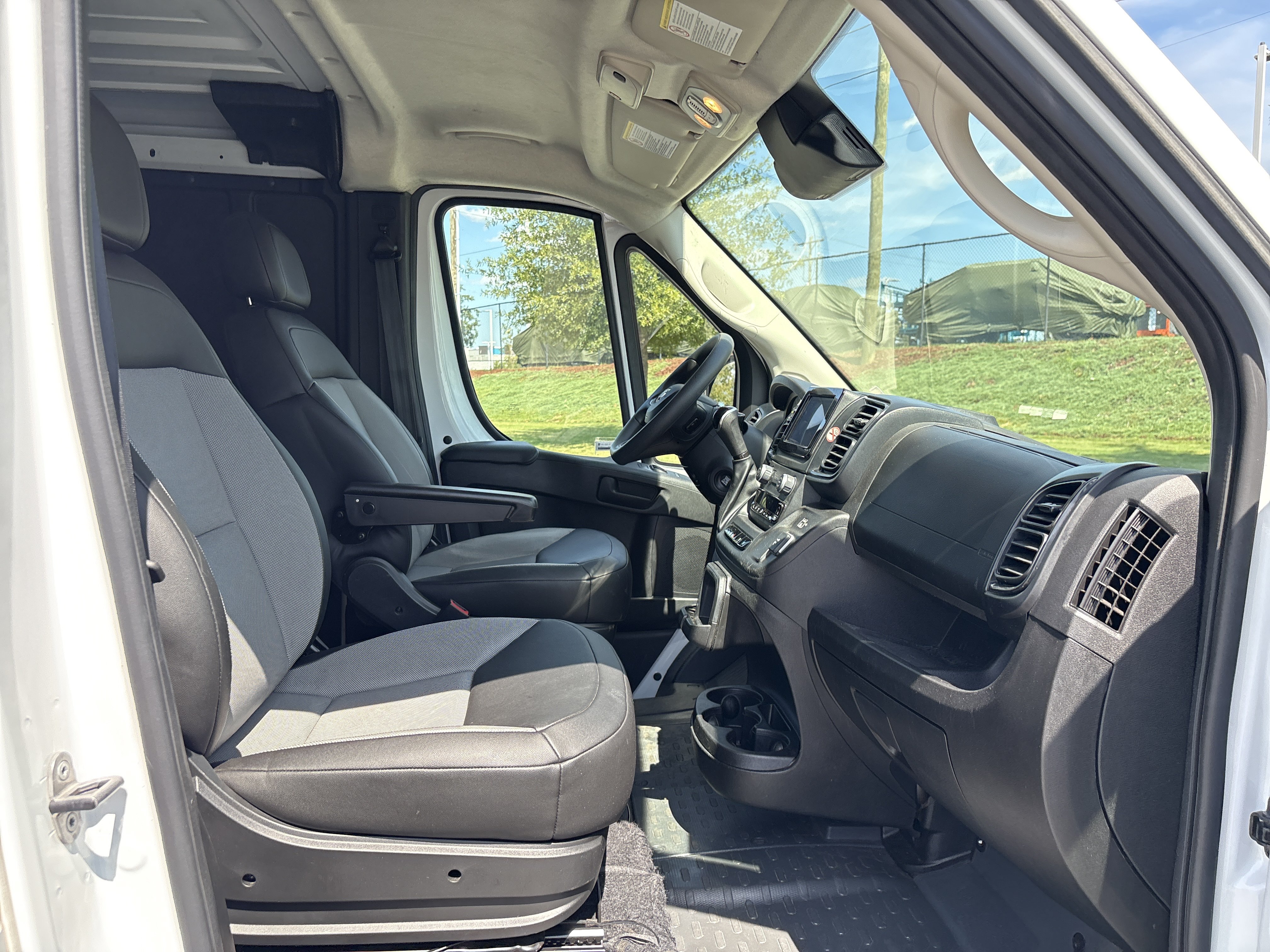 Used 2025 RAM ProMaster 2500 w/ Convenience Group FWD image 23
