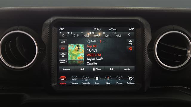 Used 2020 Jeep Wrangler Unlimited Sahara AWD/4WD image 15