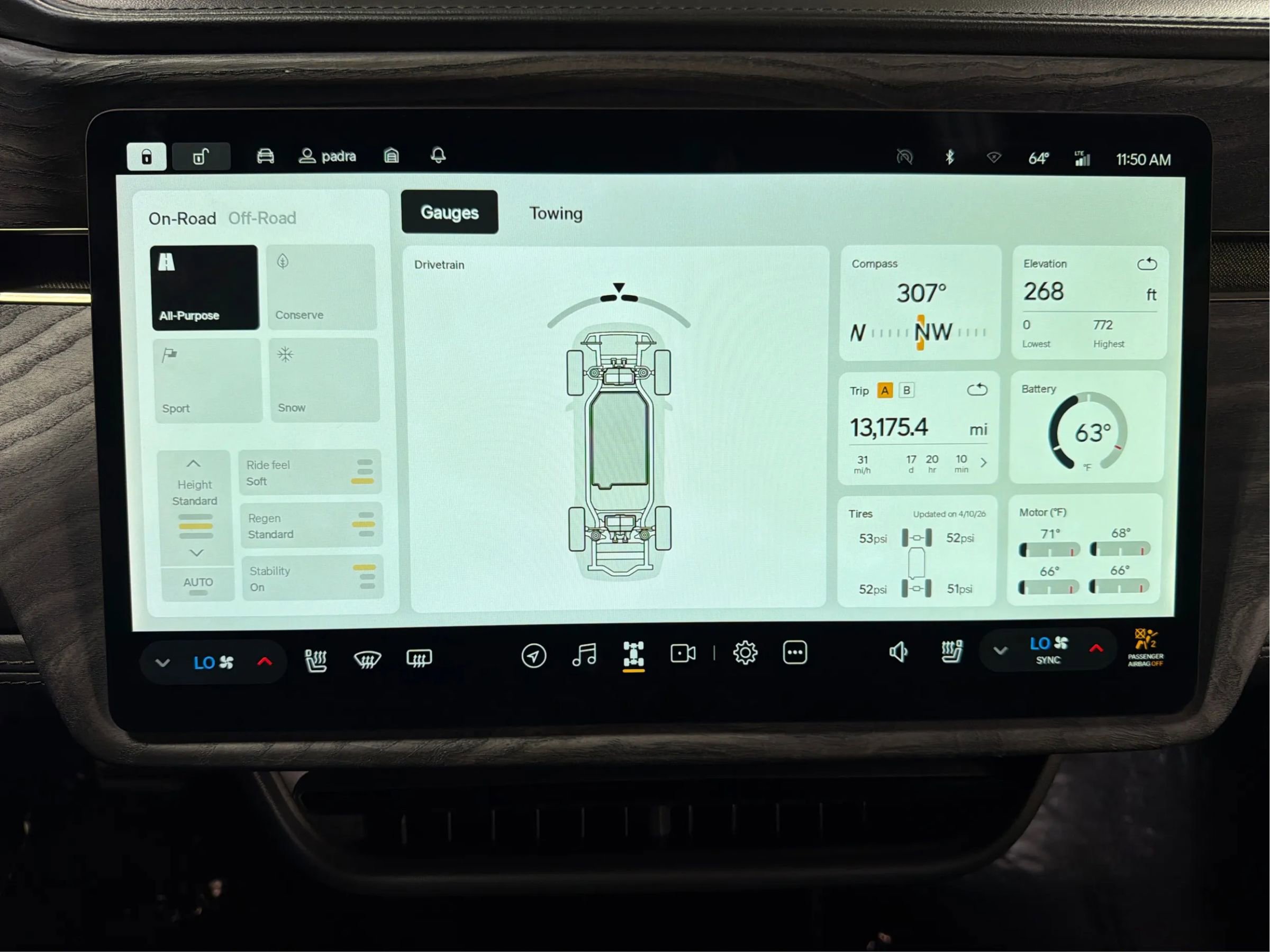 Used 2022 Rivian R1T Adventure image 32