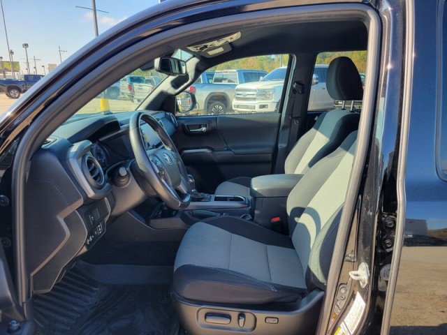 Used 2021 Toyota Tacoma TRD Off-Road w/ Technology Package image 10