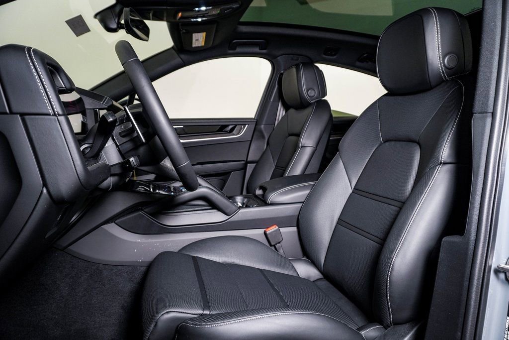 New 2026 Porsche Cayenne S image 5