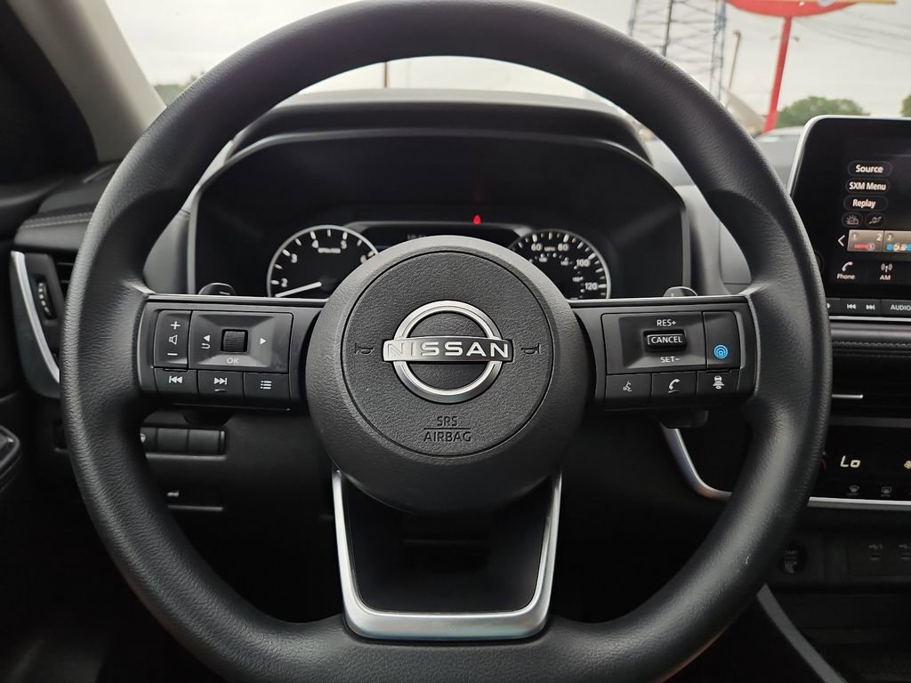 Used 2024 Nissan Rogue SV FWD image 24