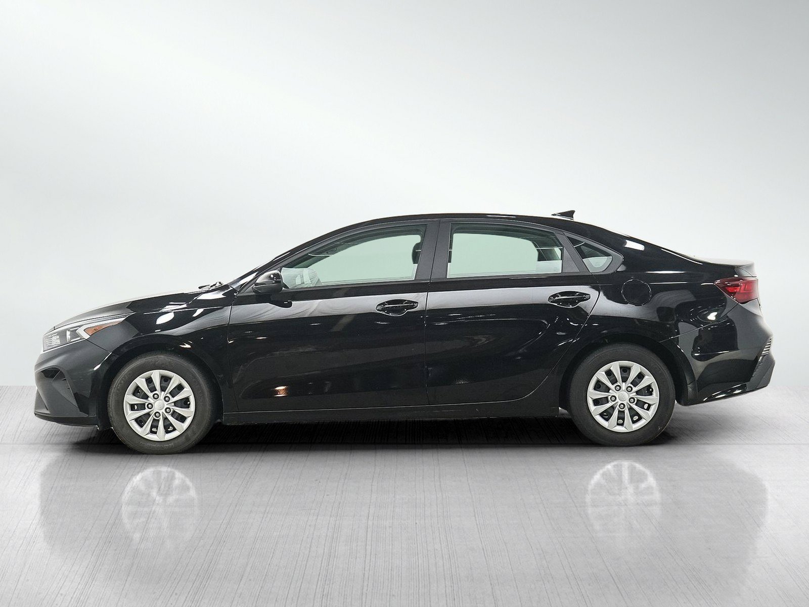 Used 2023 Kia Forte LX FWD image 2