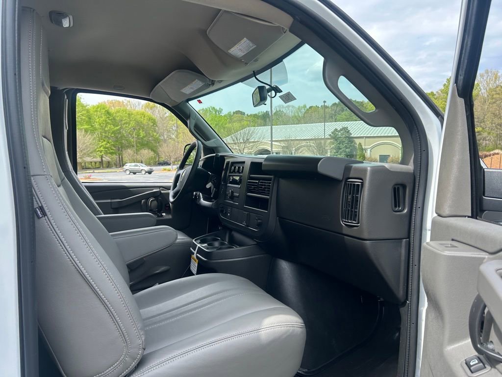 New 2026 Chevrolet Express 2500 Extended image 32