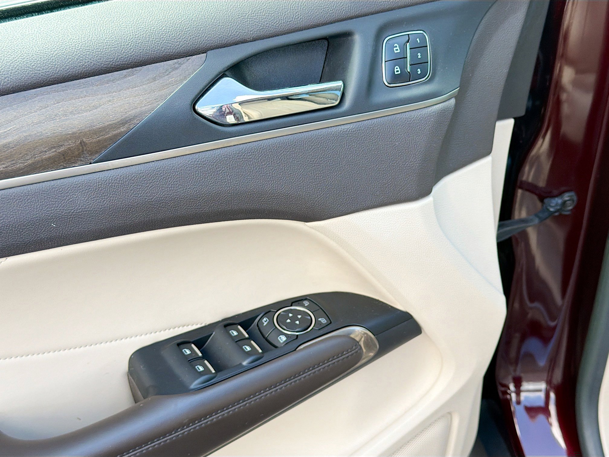 Used 2018 Lincoln MKC Reserve image 18