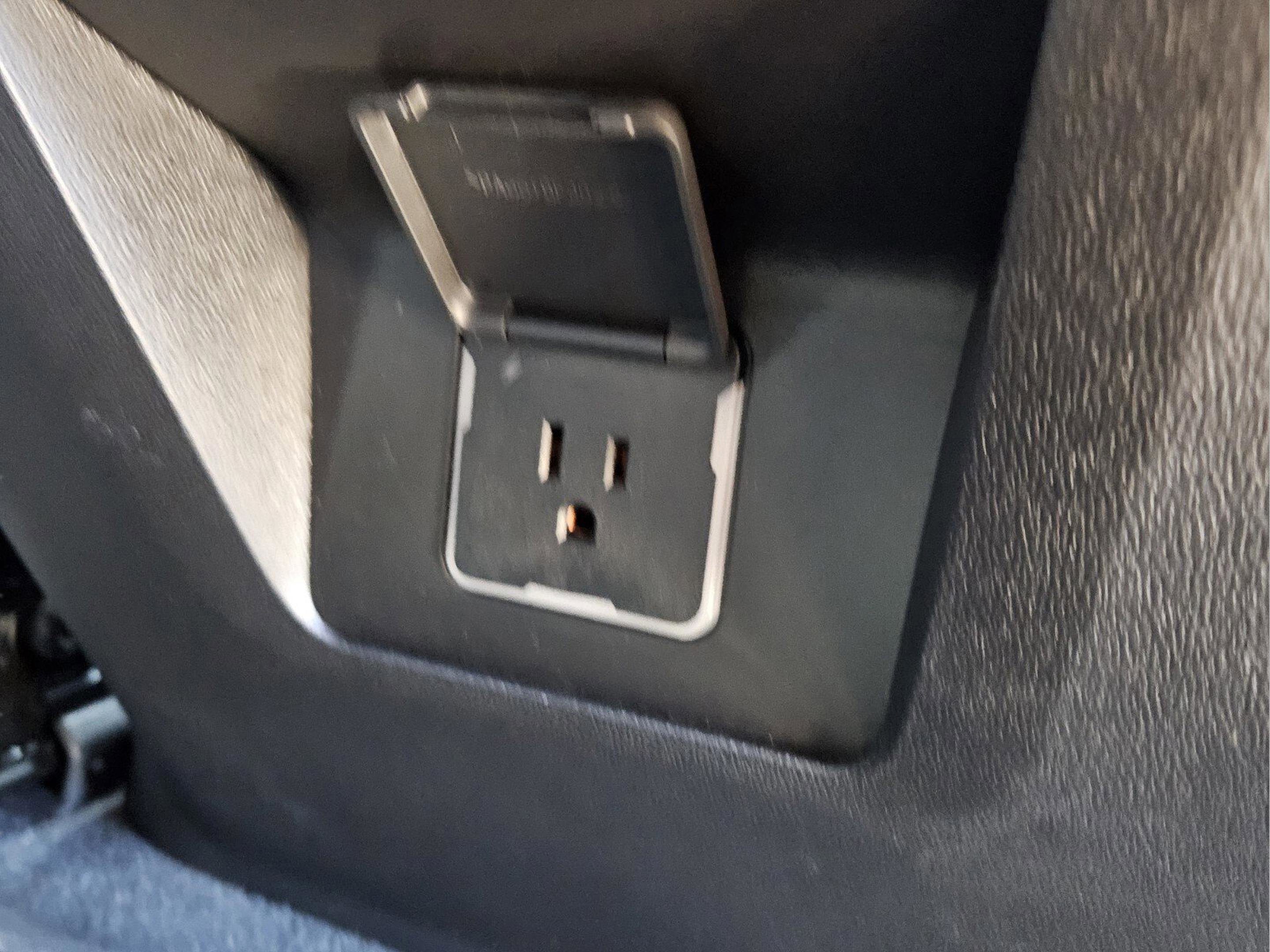 Used 2025 Chevrolet Tahoe RST w/ Comfort Package image 16