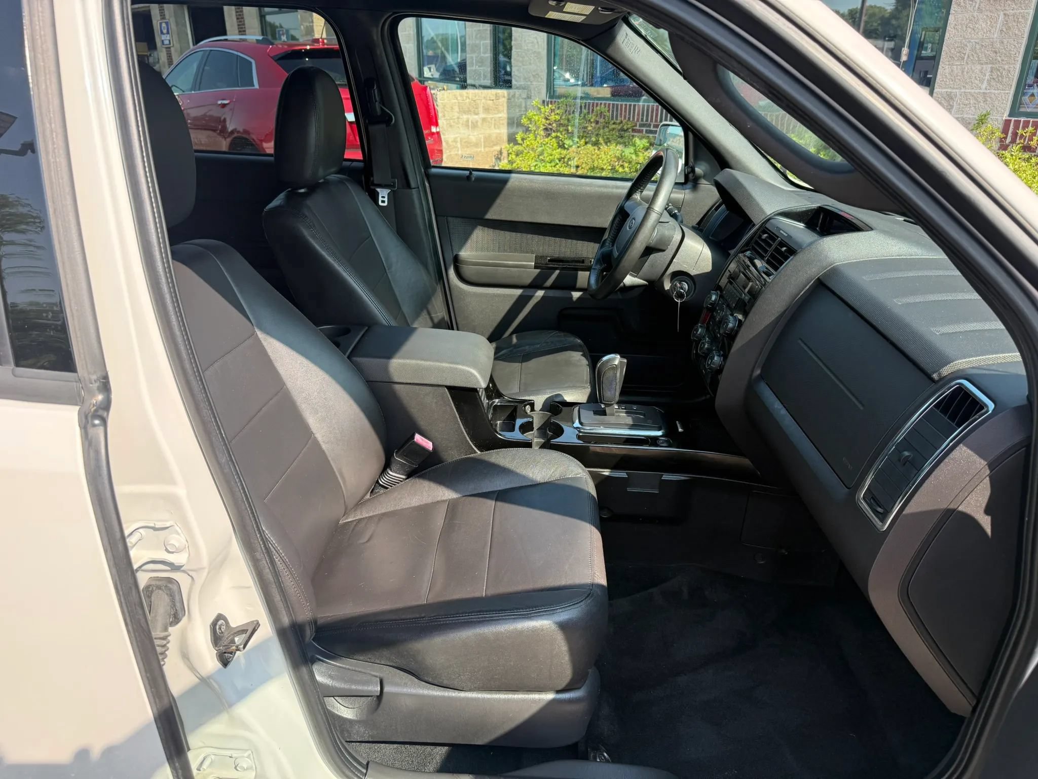 Used 2010 Ford Escape Limited FWD image 30