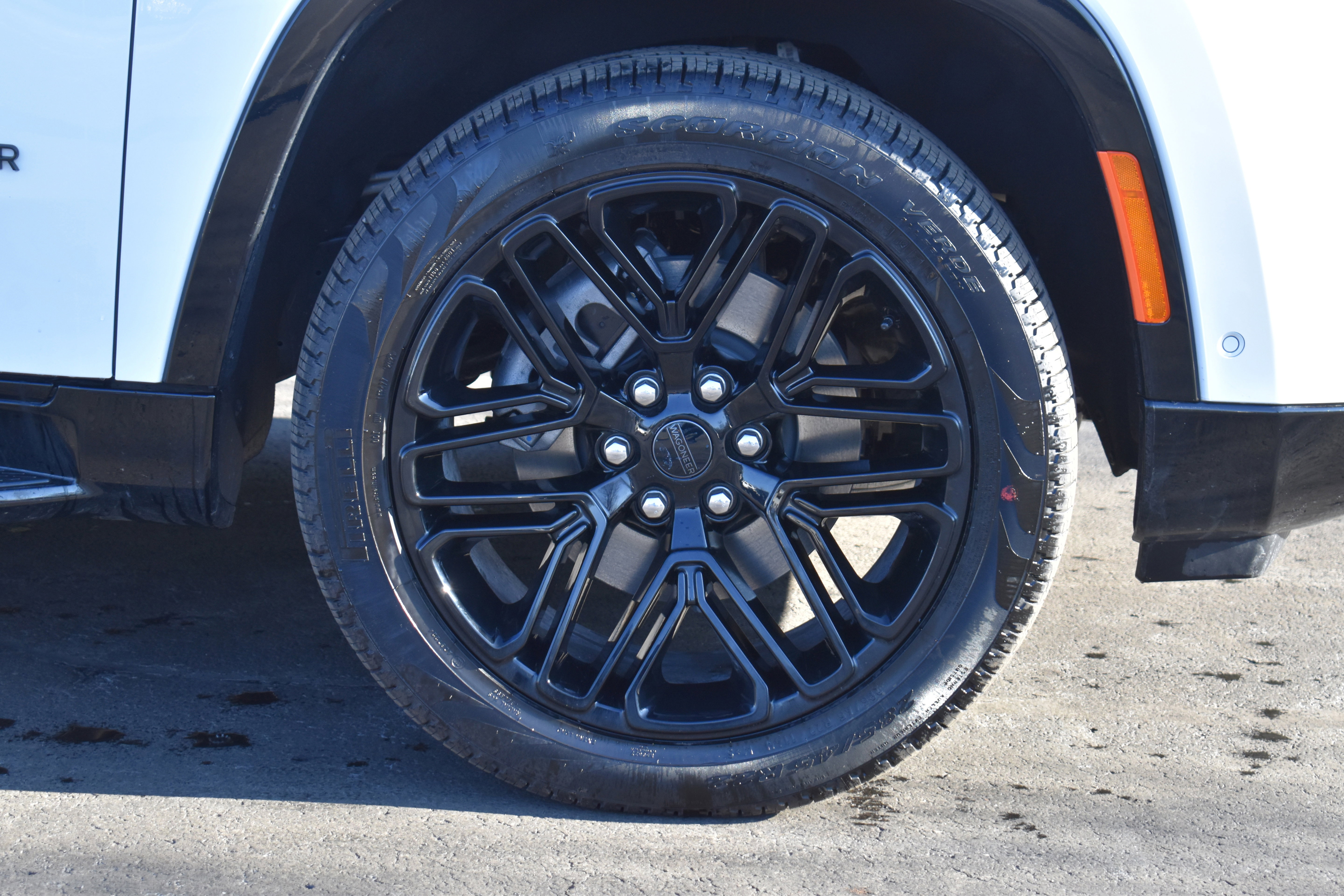 Used 2025 Jeep Wagoneer L Series II w/ Premium Group I image 10