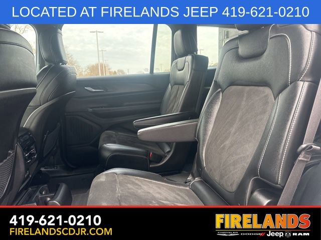 Used 2023 Jeep Grand Cherokee L Laredo image 5