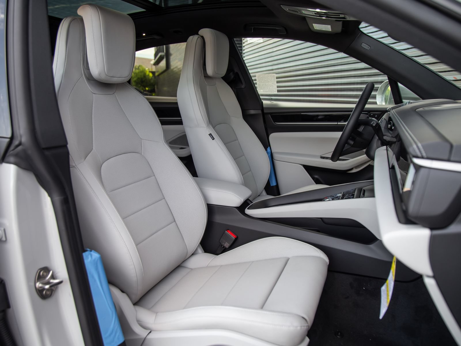 New 2026 Porsche Macan 4 Electric AWD/4WD image 25