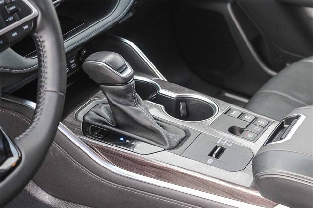 Used 2023 Toyota Highlander Limited image 28